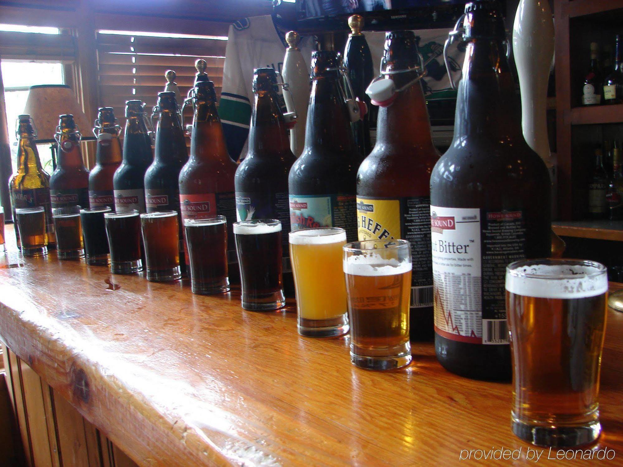 Howe Sound Inn & Brewing Company سكواميش المطعم الصورة
