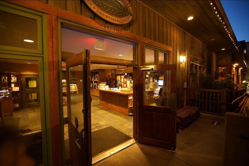 Howe Sound Inn & Brewing Company سكواميش المظهر الخارجي الصورة